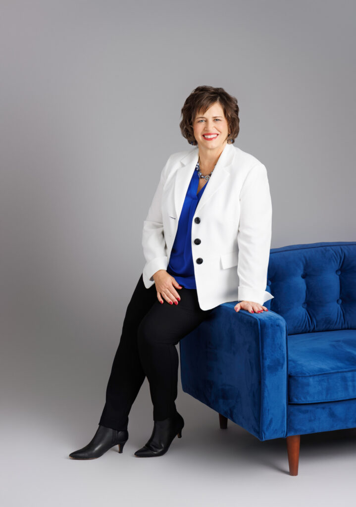 The 40 over 40 Project; Beauty; Empowering; women; Wichita; ICT; Kansas; KS; Photography; Photographer; Orange Sun Studio; Yvette van Teeffelen; Empowered; Women supporting women; Strong; Branding; Headshot; Tisha Cannizzo