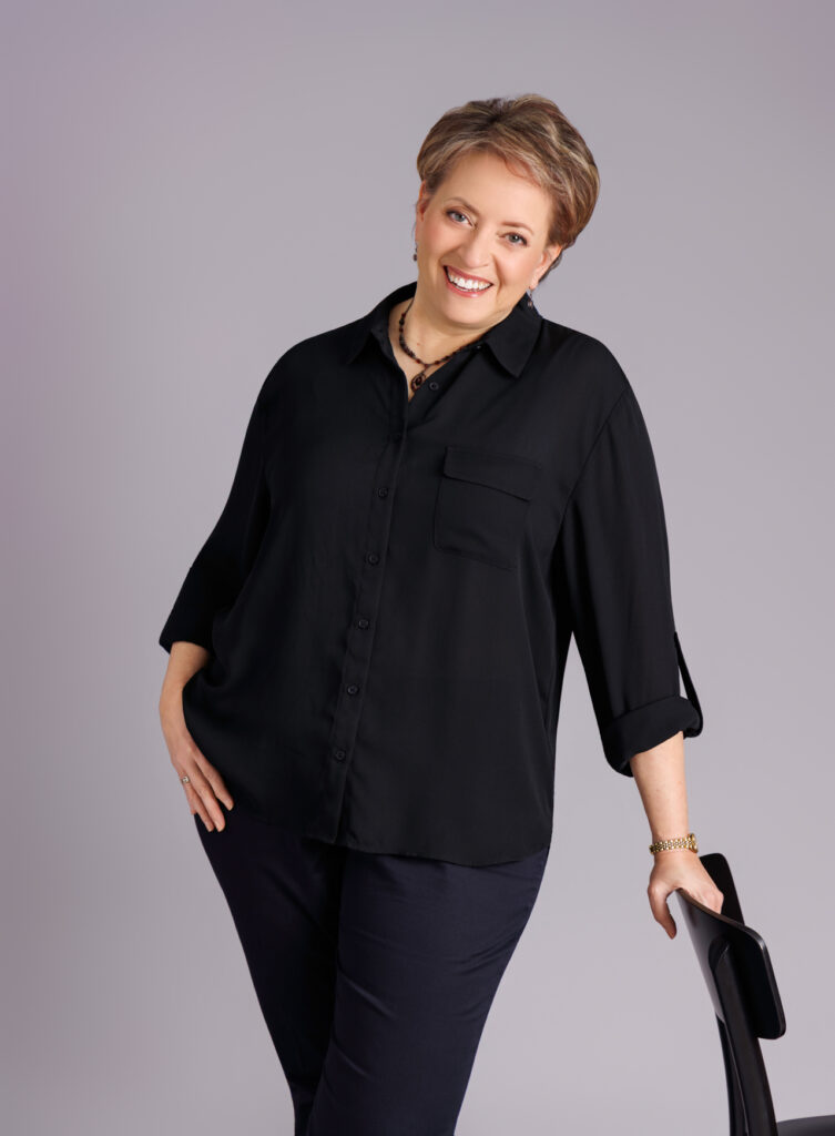 The 40 over 40 Project; Beauty; Empowering; women; Wichita; ICT; Kansas; KS; Photography; Photographer; Orange Sun Studio; Yvette van Teeffelen; Empowered; Women supporting women; Strong; Branding; Headshot; Joyce McEwen Crane